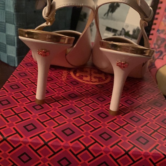 BNIB- Tory Burch white Slingback pumps-Sold out Limited Edition from Tory Burch - Picture 6 of 6